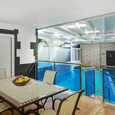 Casa Roque Aguayro *