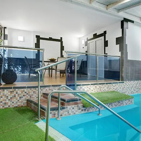 Casa Roque Aguayro *